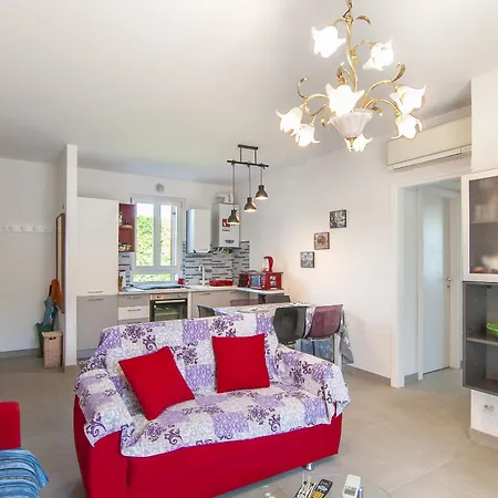Apartment San Zeno Vicino Centrolago Parcheggio