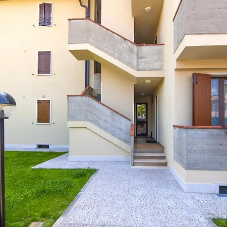San Zeno Vicino Centrolago Parcheggio