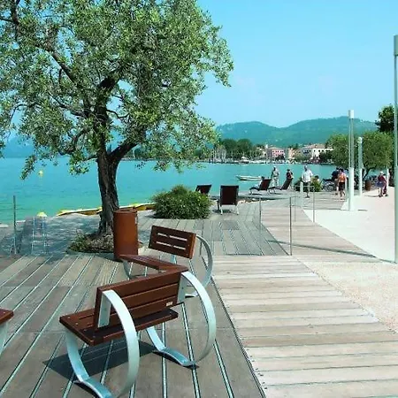 San Zeno - Vicino Centro,lago Parcheggio 바르돌리노