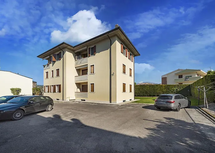 아파트 San Zeno - Vicino Centro,lago Parcheggio *